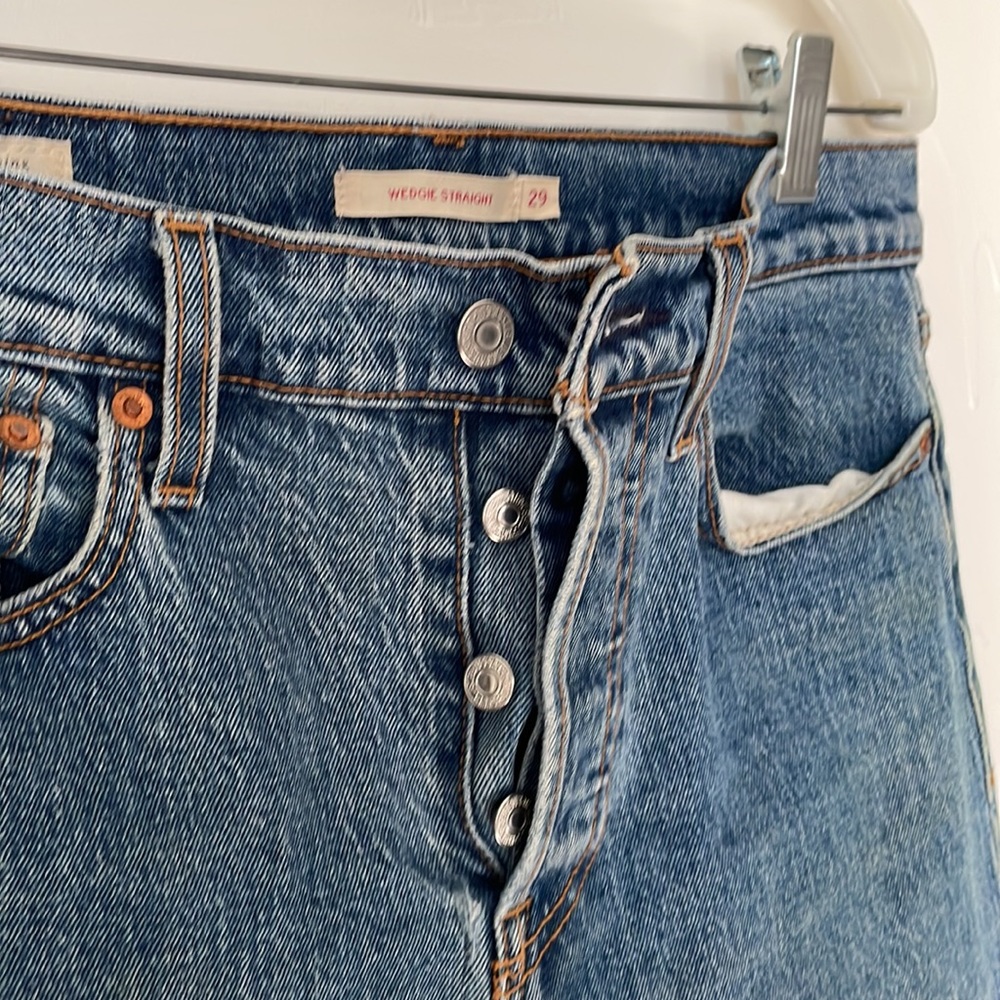 Levi’s - Picture 5 of 8